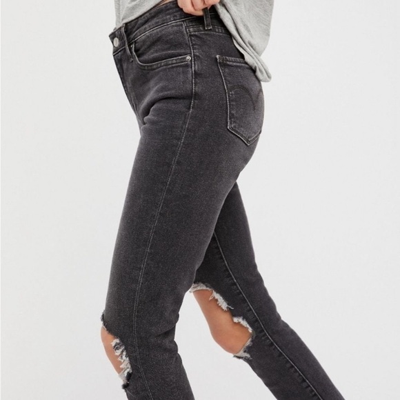 𝅺levis 721 High Rise Skinny Black - Picture 4 of 14